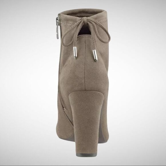 New In Box Marc Fisher Faux Suede Ankle Tie Back Boots-Justice, Size 8 Medium - Picture 5 of 13